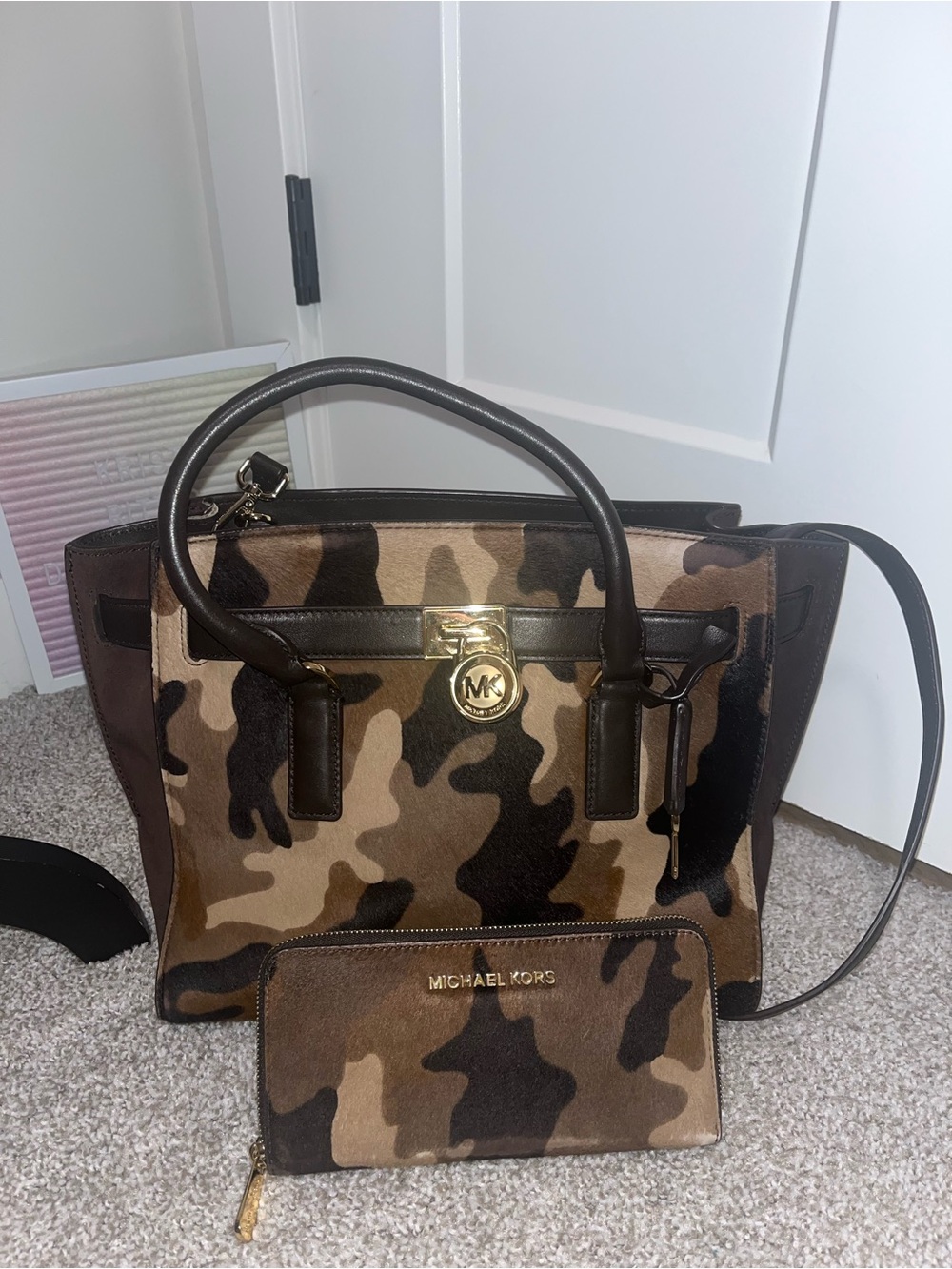 Michael Kors Hamilton Camo Set - Picture 2 of 10